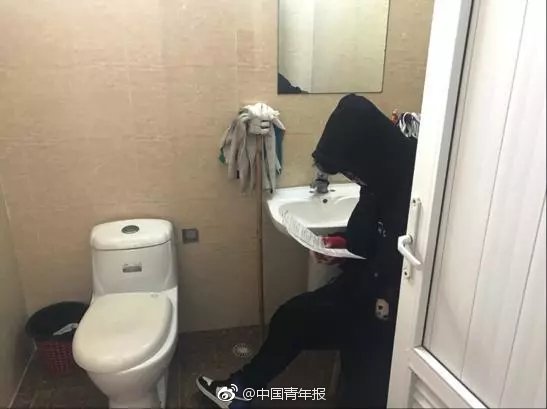 {随机关键词}