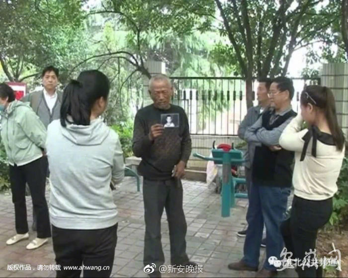 {随机关键词}