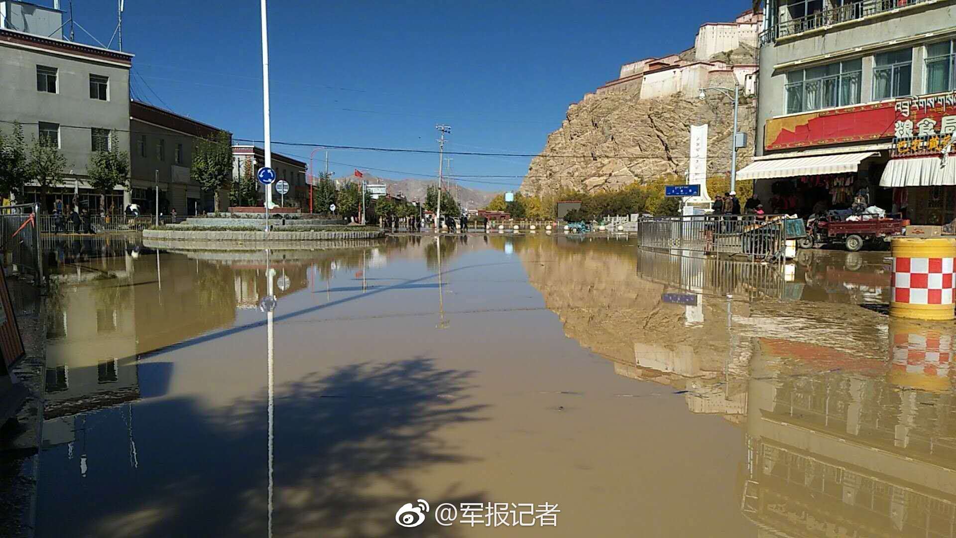 {随机关键词}