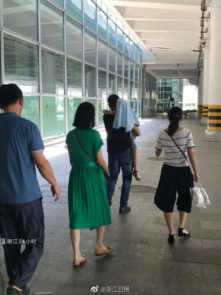{随机关键词}