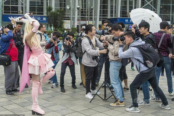 {随机关键词}