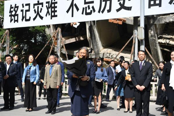 {随机关键词}