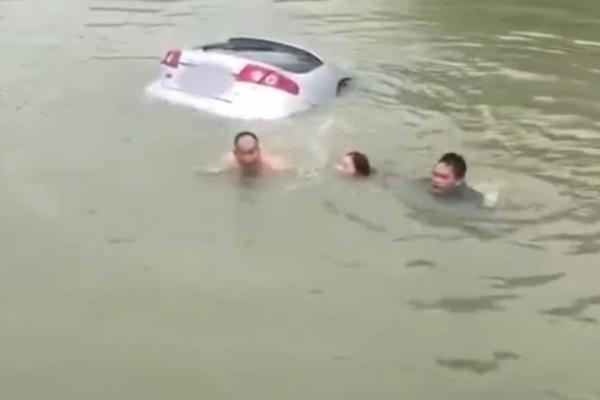宋雨琦跳南半球视频原版播放