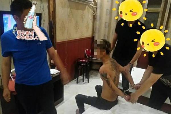 {随机关键词}