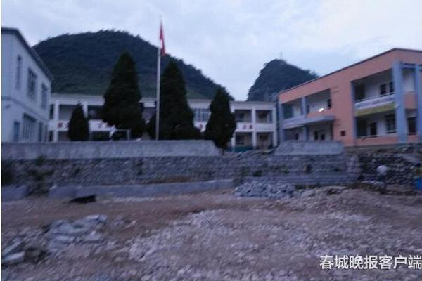 {随机关键词}
