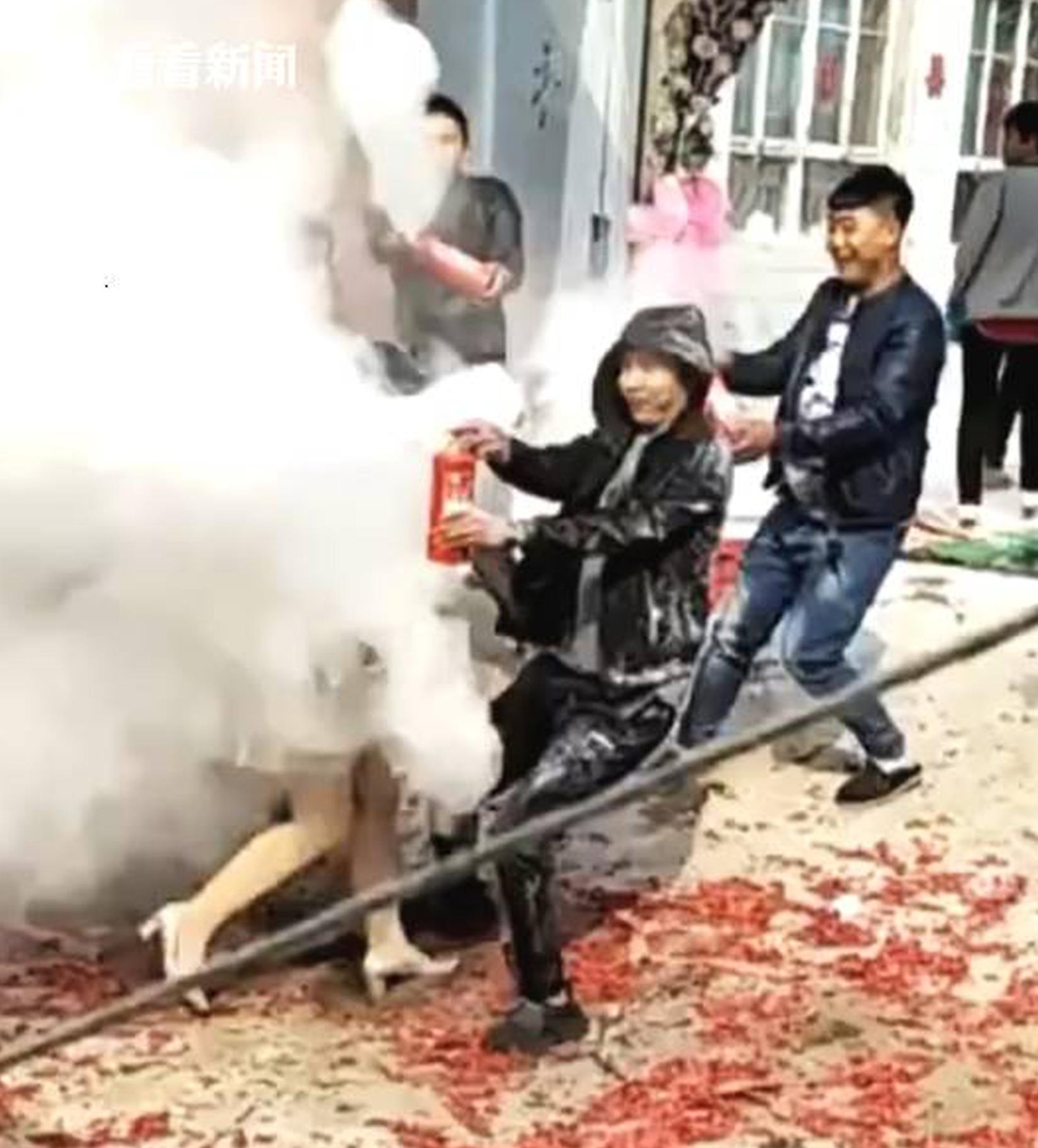 {随机关键词}