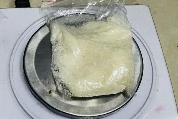 {随机关键词}