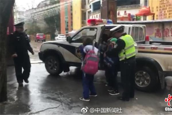 {随机关键词}