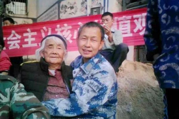 {随机关键词}