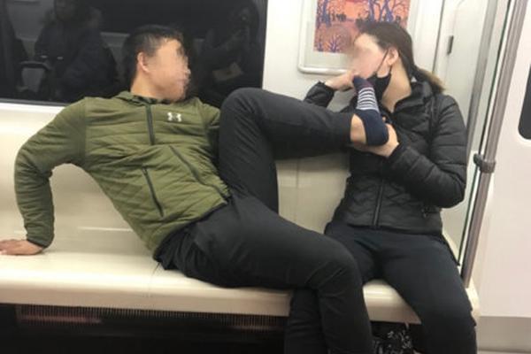 {随机关键词}