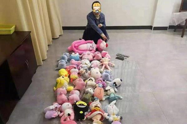 {随机关键词}