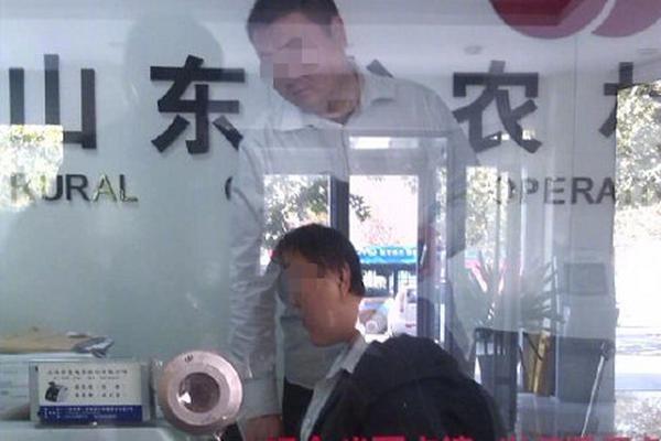 {随机关键词}