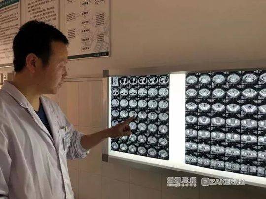 {随机关键词}