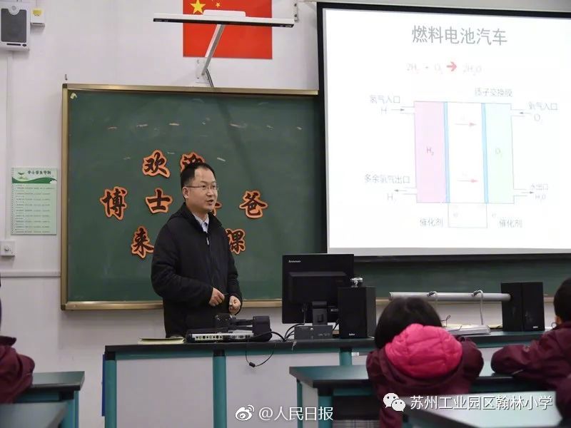 {随机关键词}